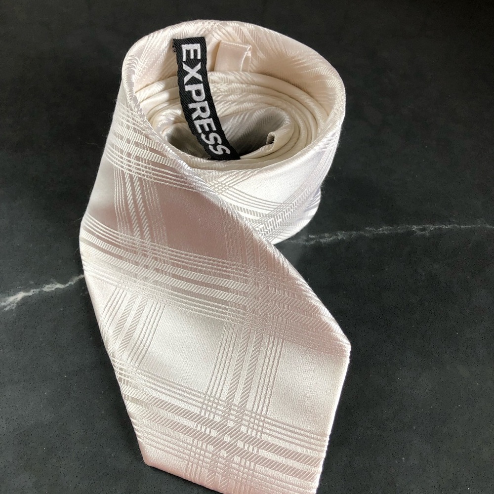 Express Men's White Silk Pattern Tie